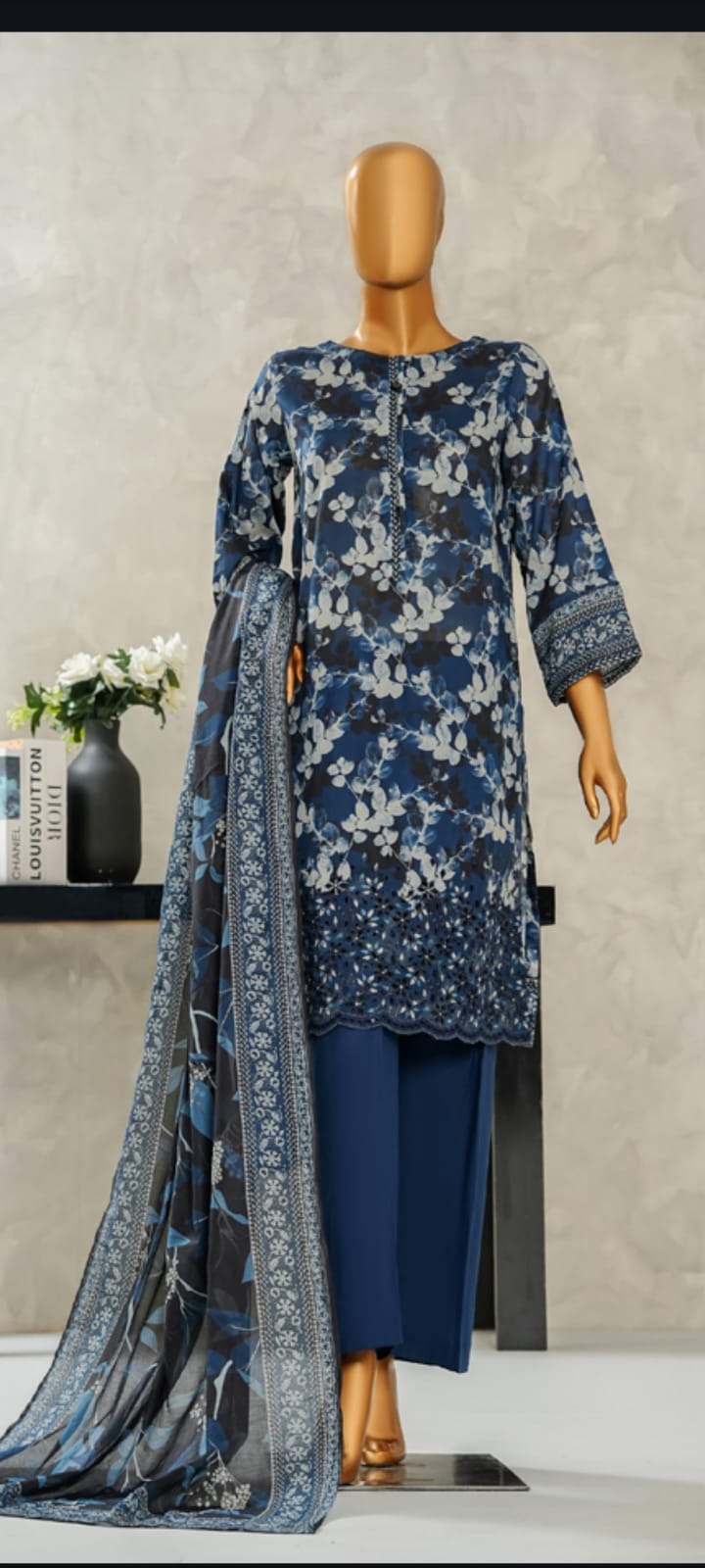 RTW I AASHKAAR I PRINTED EMBROIDERED LAWN I SUHAIMA COLLECTION I BOOKING LIVE