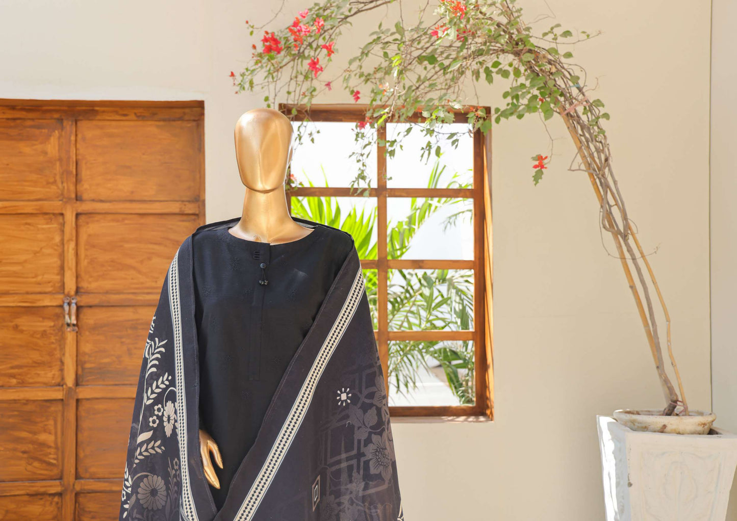 UNSTITCH KHADDAR EMBROIDERED CHIKANKARI with PASHMINA