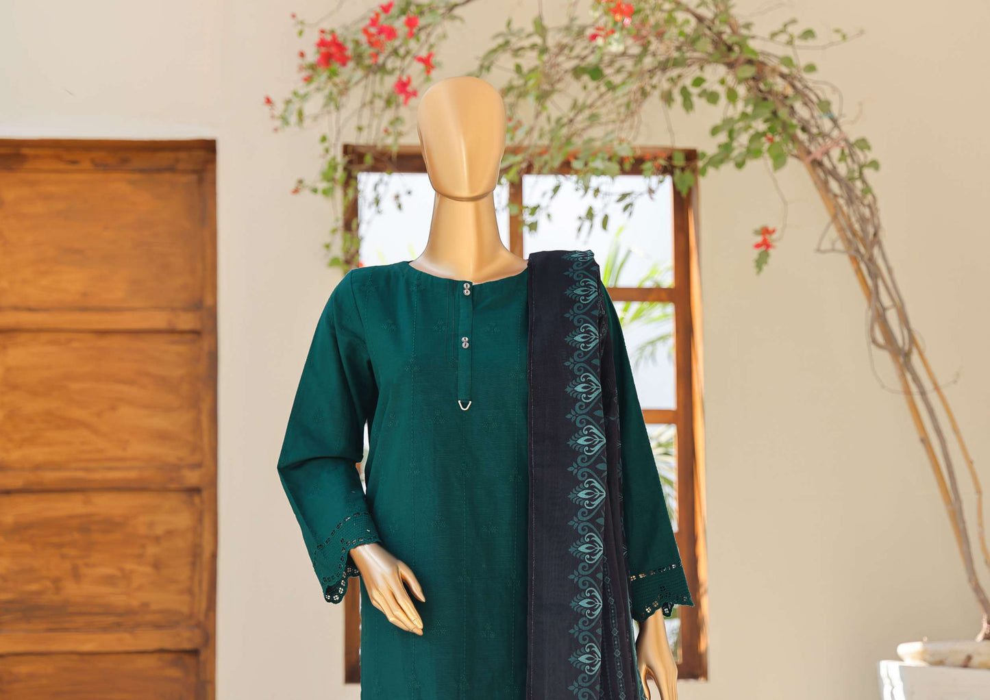 UNSTITCH KHADDAR EMBROIDERED CHIKANKARI with PASHMINA