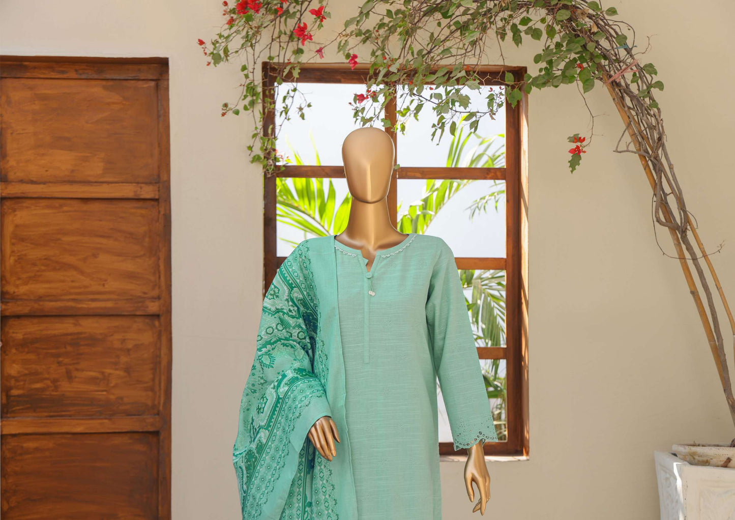 UNSTITCH KHADDAR EMBROIDERED CHIKANKARI with PASHMINA
